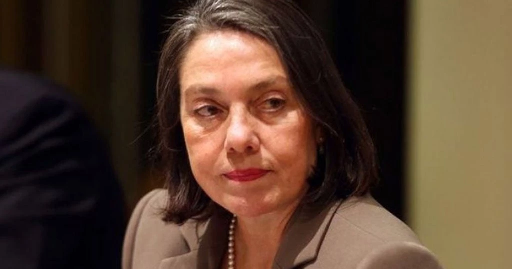 Μιράντα Ξαφά: «Οι συντάξεις πρέπει να περικοπούν»